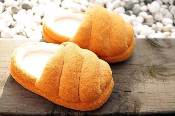 超Q面包和热狗样式的拖鞋