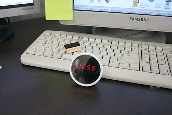 镜子上的万年历闹钟（四）