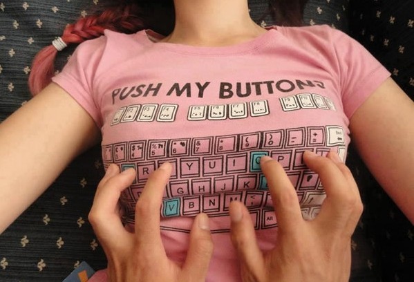 邪恶的电脑键盘t恤