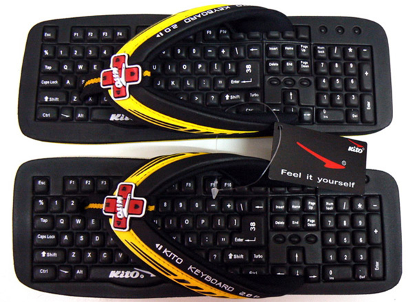 很酷的键盘拖鞋