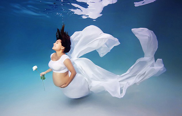孕妇水下写真照（五）