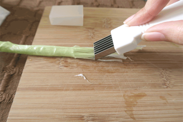 DAISO 葱丝切割器